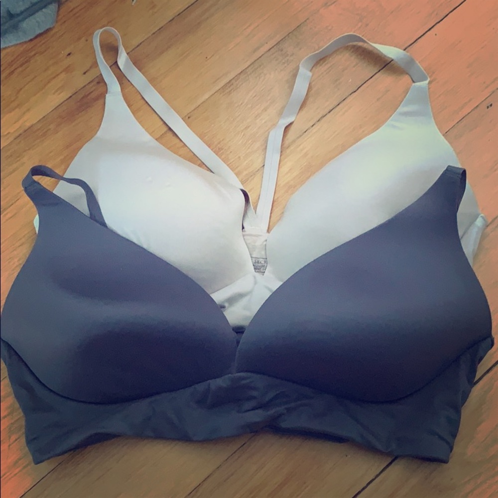 2 Victoria’s Secret Wireless Lounge  Bras 36D